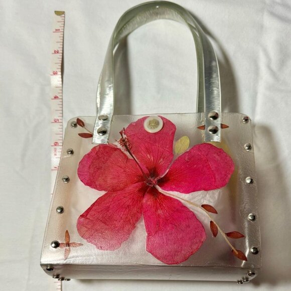 Clear Plastic - Hand Bag w Silver Plastic Handles / FREE GIFT - - Picture 3 of 14